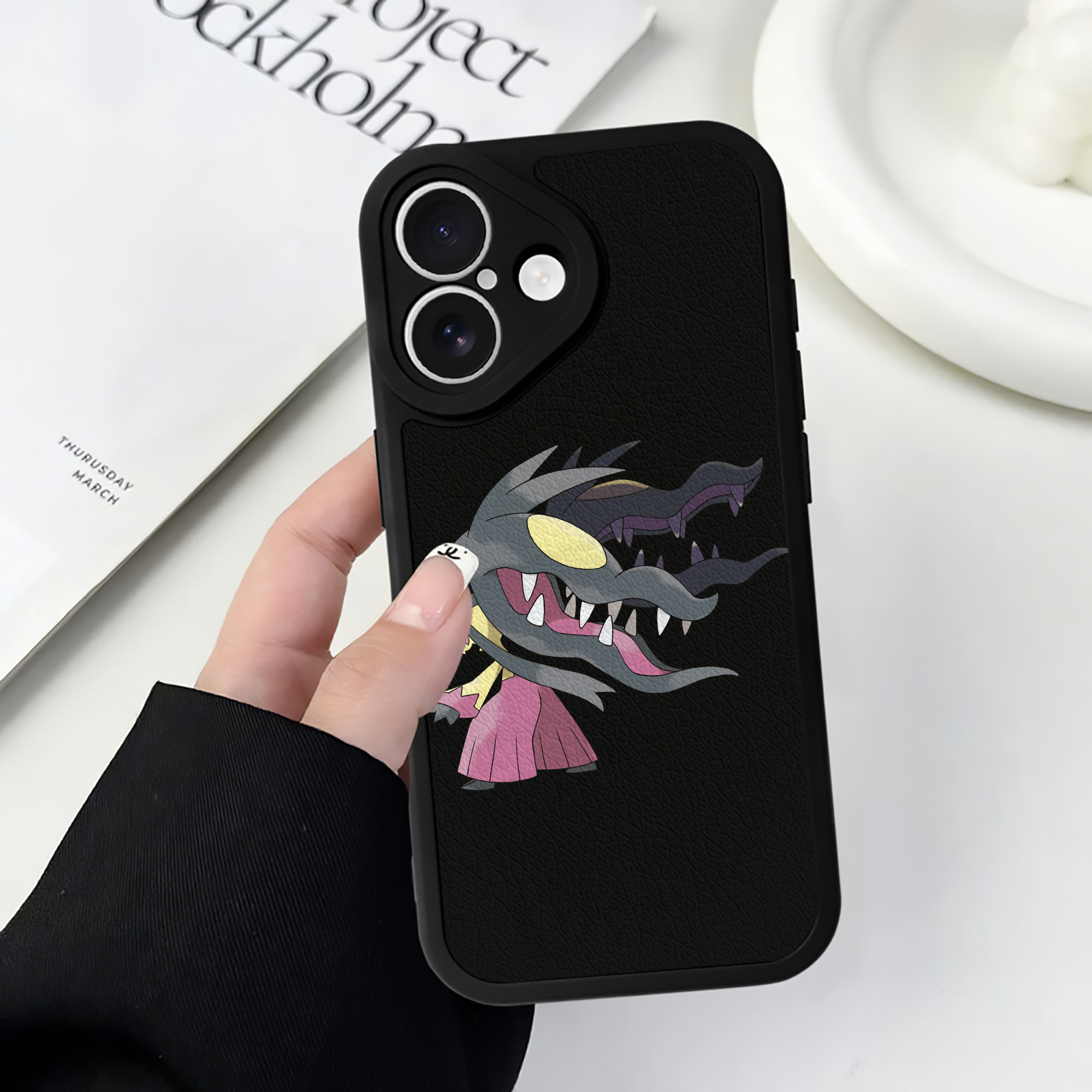 （画像用） ポケットモンスター Pokémon 【iPhone 16シリーズ対応】シリコンスマホケース（レザー調） 材質：シリコン